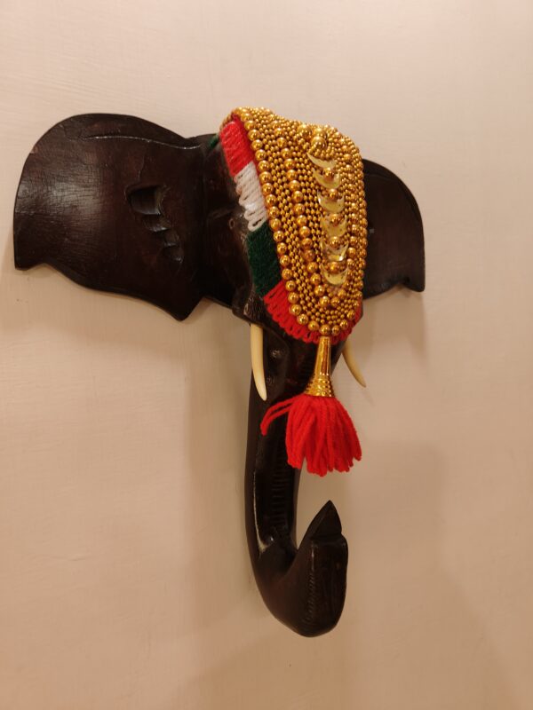 home decor, housewarming gifts, kerala, lalitam crafts, traditional gift, wall decor, wedding gifts, elephant statues, elephant with thidumbu, kerala elephant statue, elephant with nettipattam statue, elephant head statue, elephant face statue, buy kerala handicrafts, online buy, online shopping