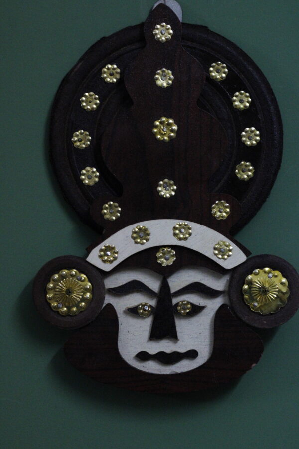 home decor, housewarming gifts, kerala, lalitam crafts, traditional gift, wall decor, wedding gifts, kathakali face, kathkali statue, kathakai art, wooden kathakali face, fiber kathakali face, buy kerala handicrafts, online buy, online shopping